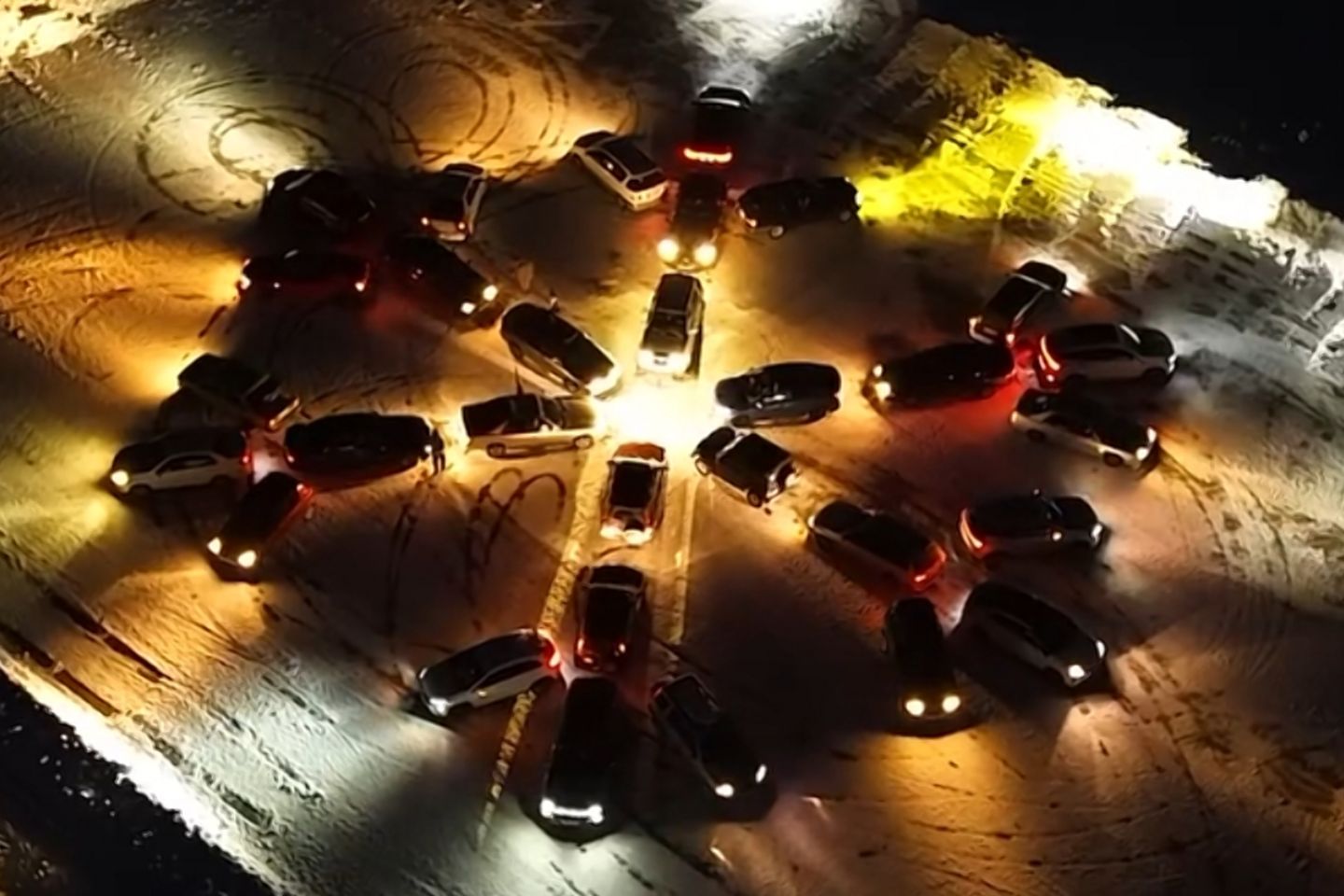 Усть-Каменогорск и ВКО / Усть-Каменогорск / Автоклубы Усть-Каменогорска креативно поздравили жителей города с наступающим Усть-Каменогорск и ВКО / Усть-Каменогорск / Автоклубы Усть-Каменогорска креативно поздравили жителей города с наступающим