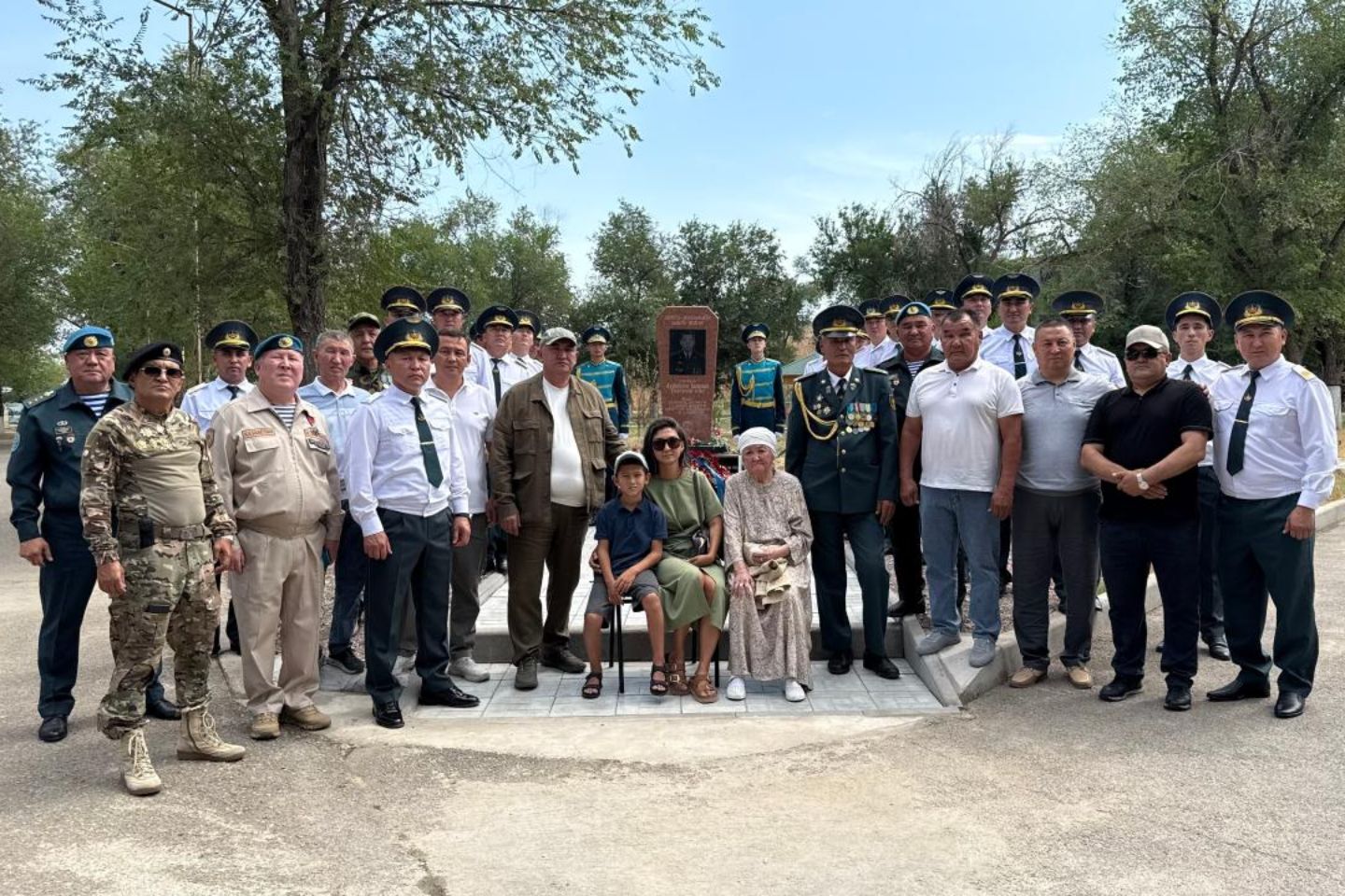 Новости Казахстана / В Центре миротворческих операций РК открыт памятник казахстанскому капитану