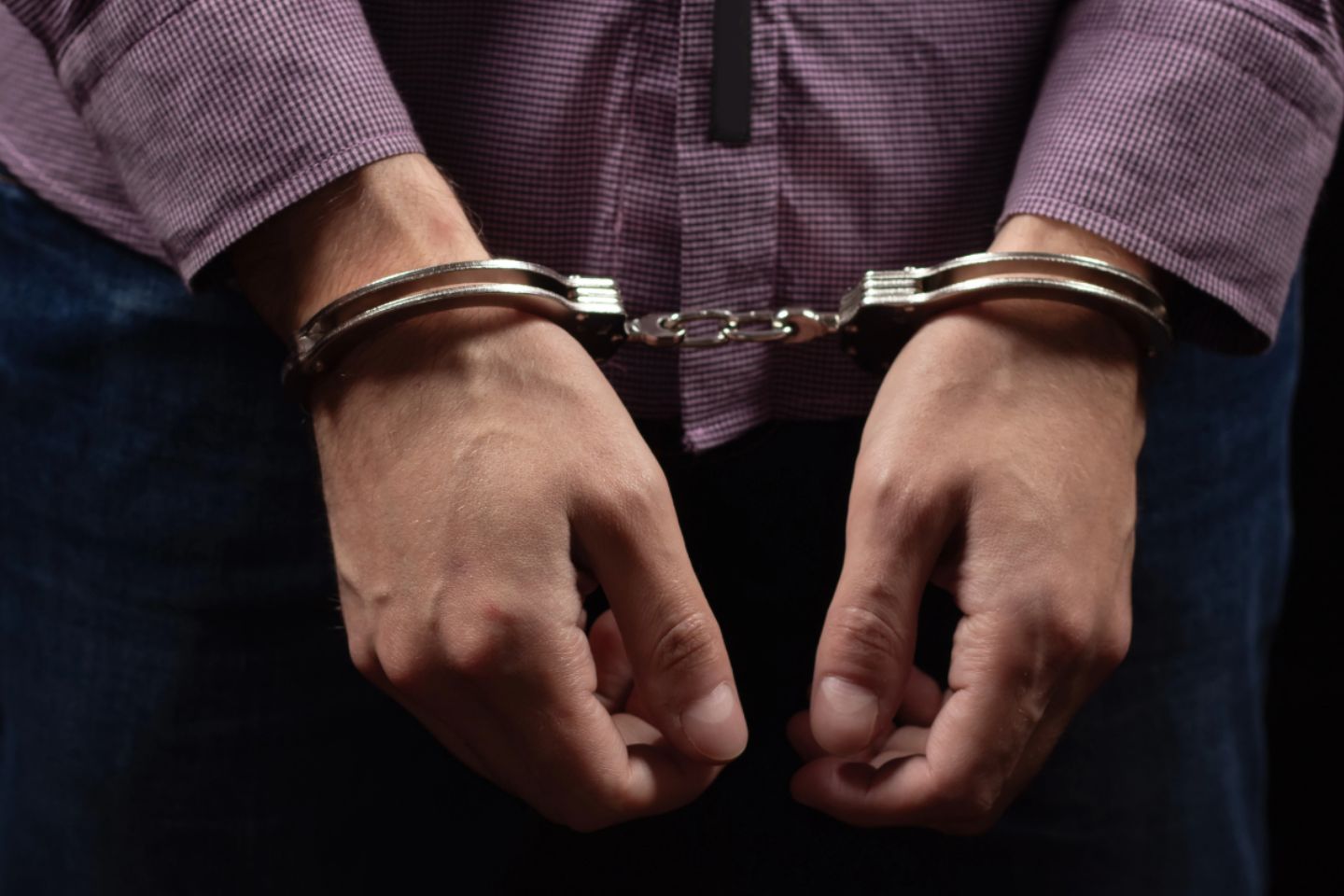 Новости Казахстана / Фальшивый амбассадор обманул предпринимателей на сотни тысяч тенге в РК