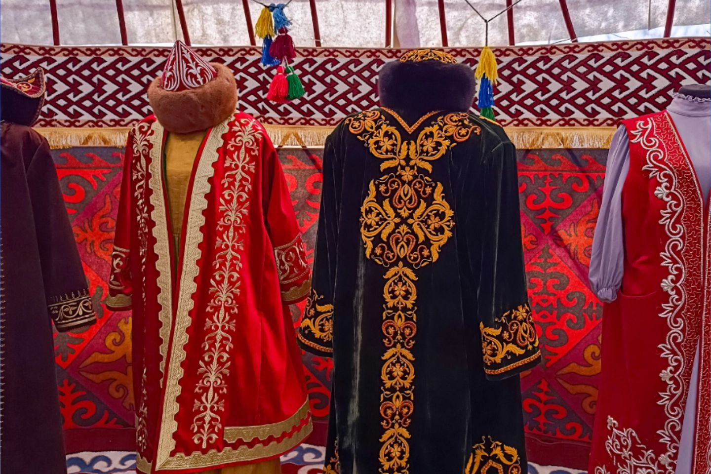 Усть-Каменогорск и ВКО / В Усть-Каменогорске пройдет показ национальной одежды Усть-Каменогорск и ВКО / В Усть-Каменогорске пройдет показ национальной одежды