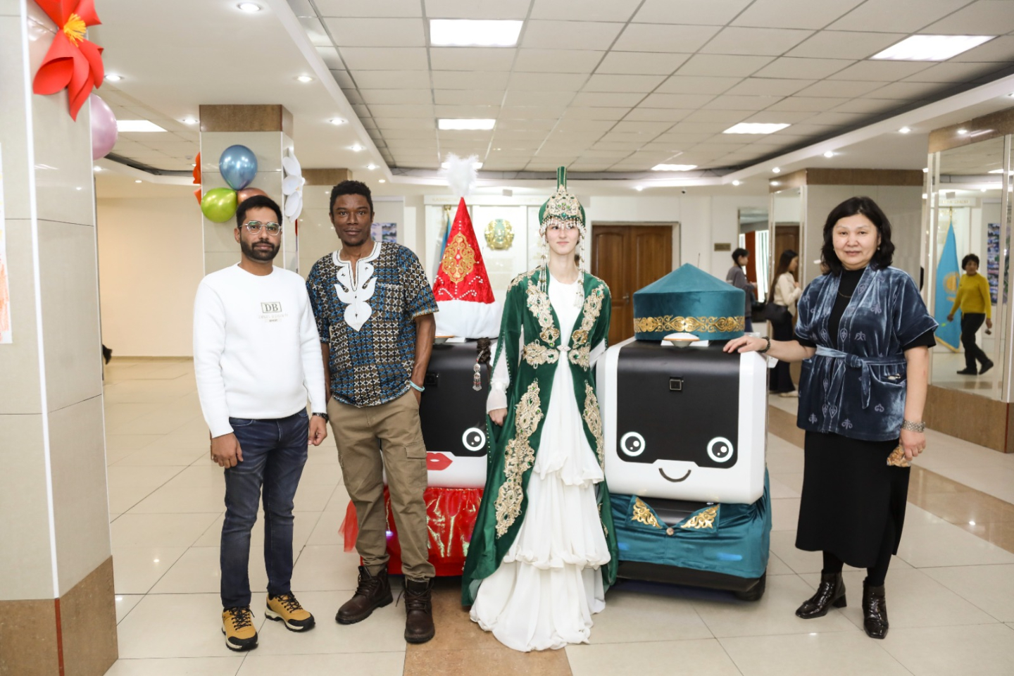 Усть-Каменогорск и ВКО / Жителей ВКО с декадой Наурызнама поздравляют роботы