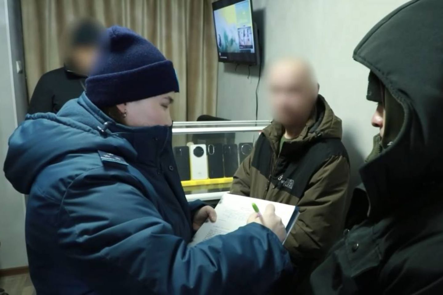 Новости Казахстана / Полиция изъяла более 600 украденных мобильных устройств в столице