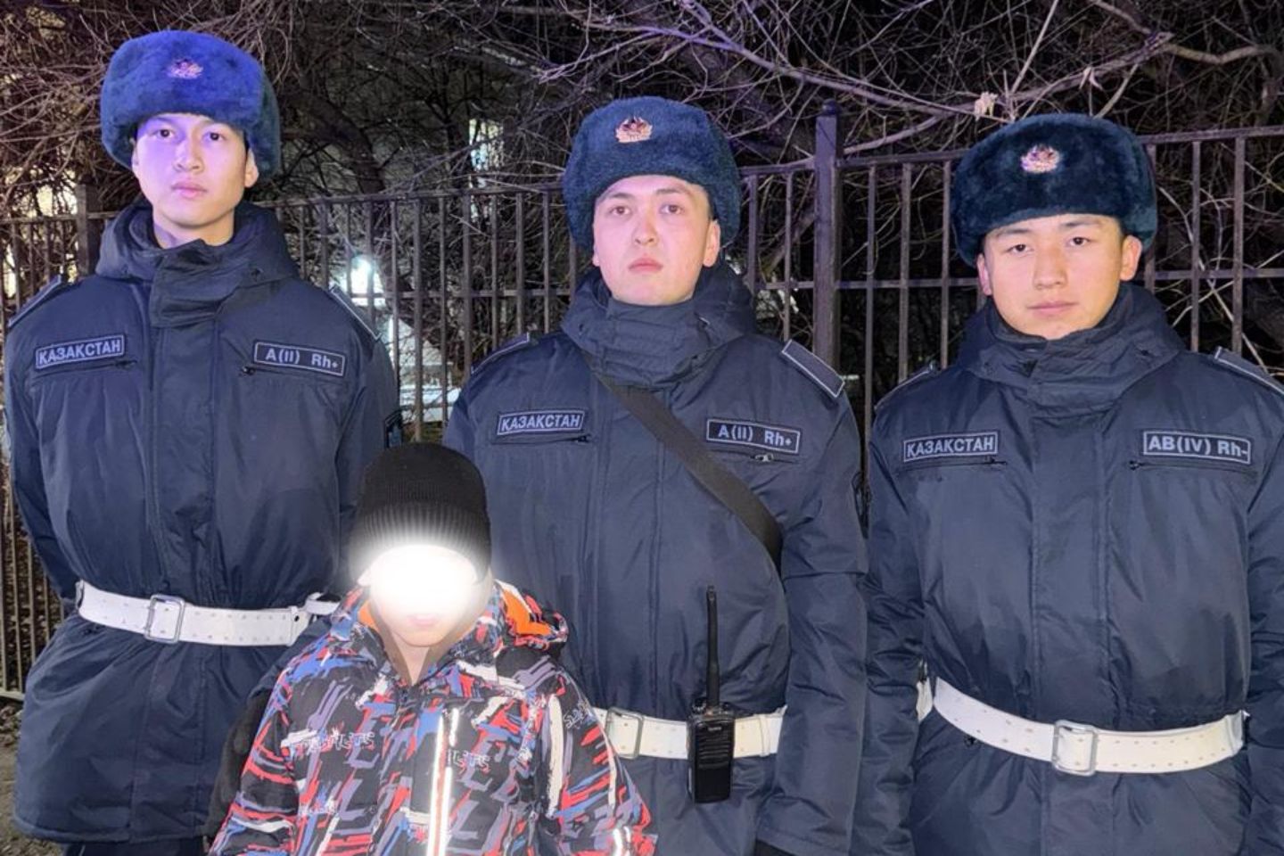 Усть-Каменогорск и ВКО / Военные спасли заблудившегося ребенка в Усть-Каменогорске