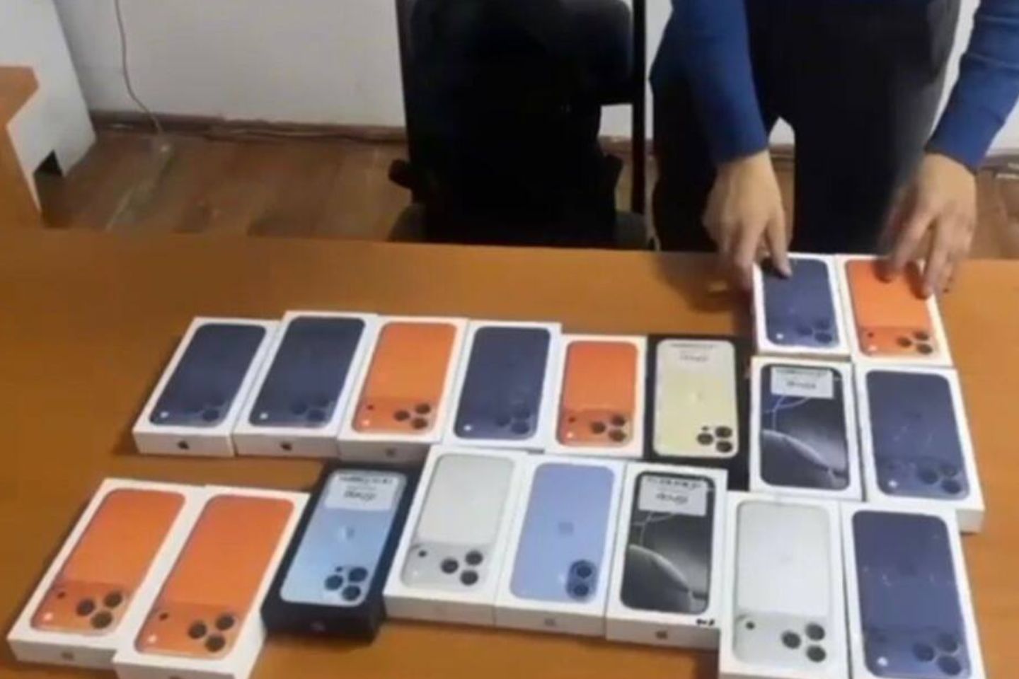 Новости Казахстана / В Актобе украли телефоны на 15 млн тенге — подозреваемый задержан