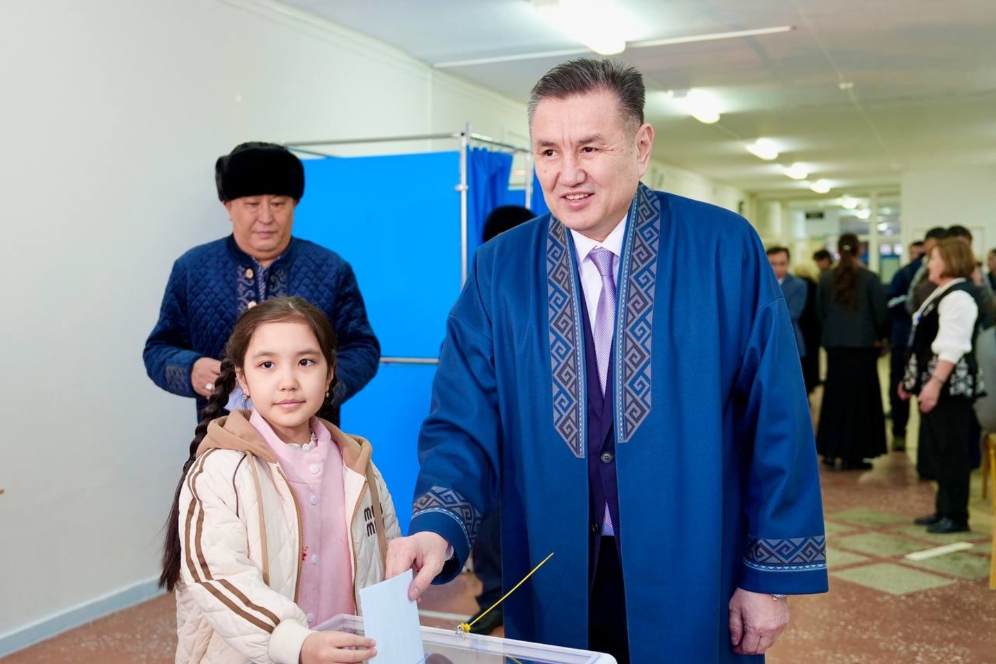 Усть-Каменогорск и ВКО / ШҚО әкімі референдумда өз таңдауын жасады Усть-Каменогорск и ВКО / ШҚО әкімі референдумда өз таңдауын жасады