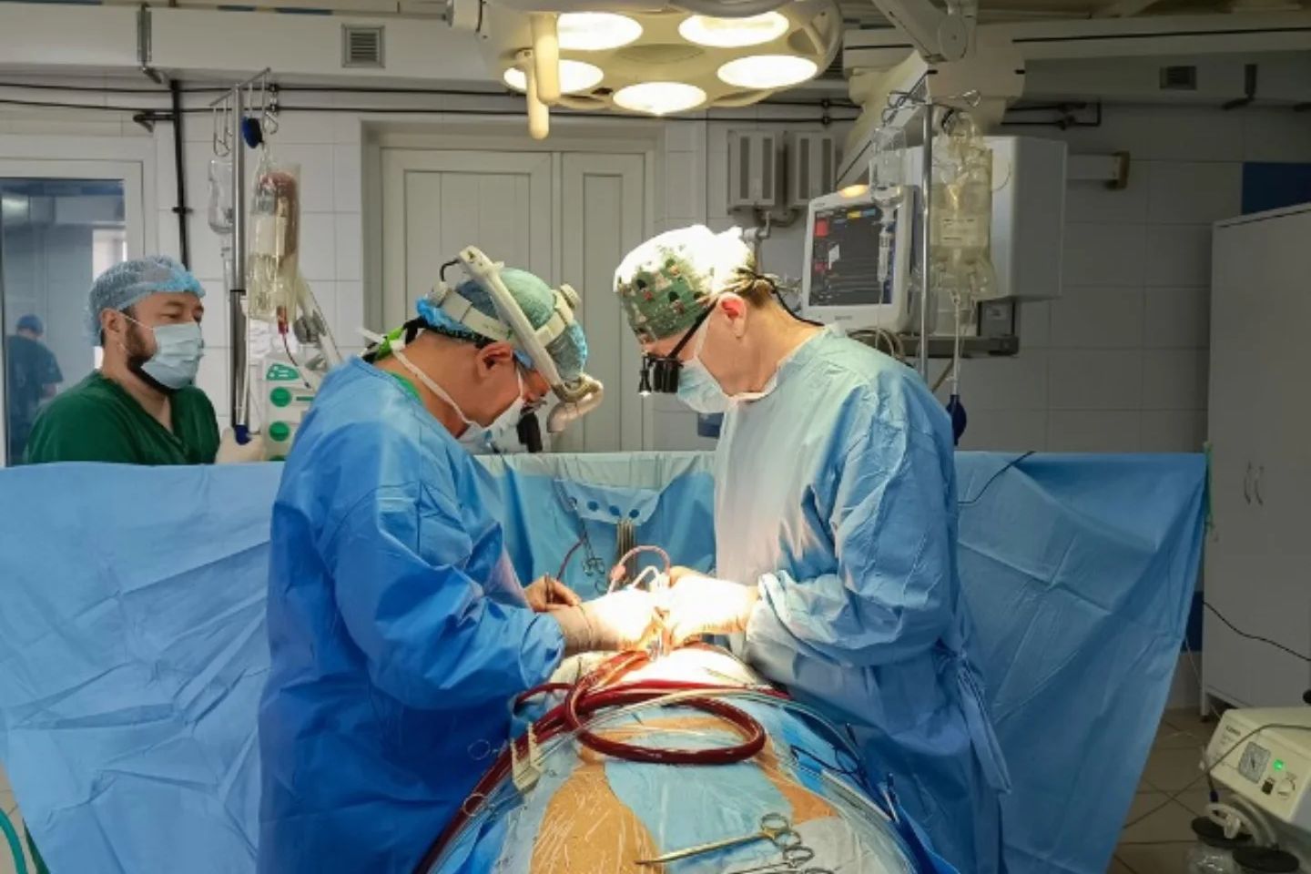 Усть-Каменогорск и ВКО / Кардиохирурги ВК областной больницы успешно провели операцию Дэвида