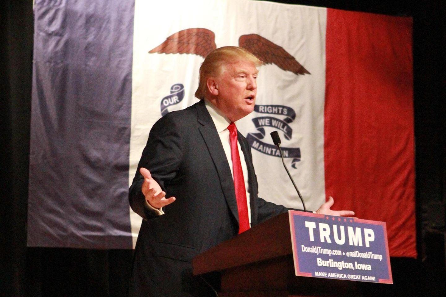 Новости мира / Дональд Трамп объявил о партнерстве американских и саудовских оборонных интересов Новости мира / Дональд Трамп объявил о партнерстве американских и саудовских оборонных интересов