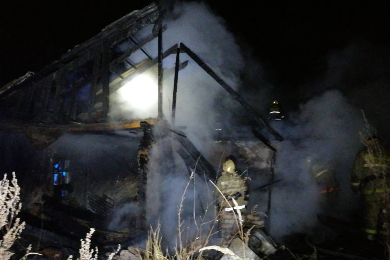 Происшествия в Казахстане и мире / Из-за короткого замыкания в микроволновке в Риддере загорелась квартира