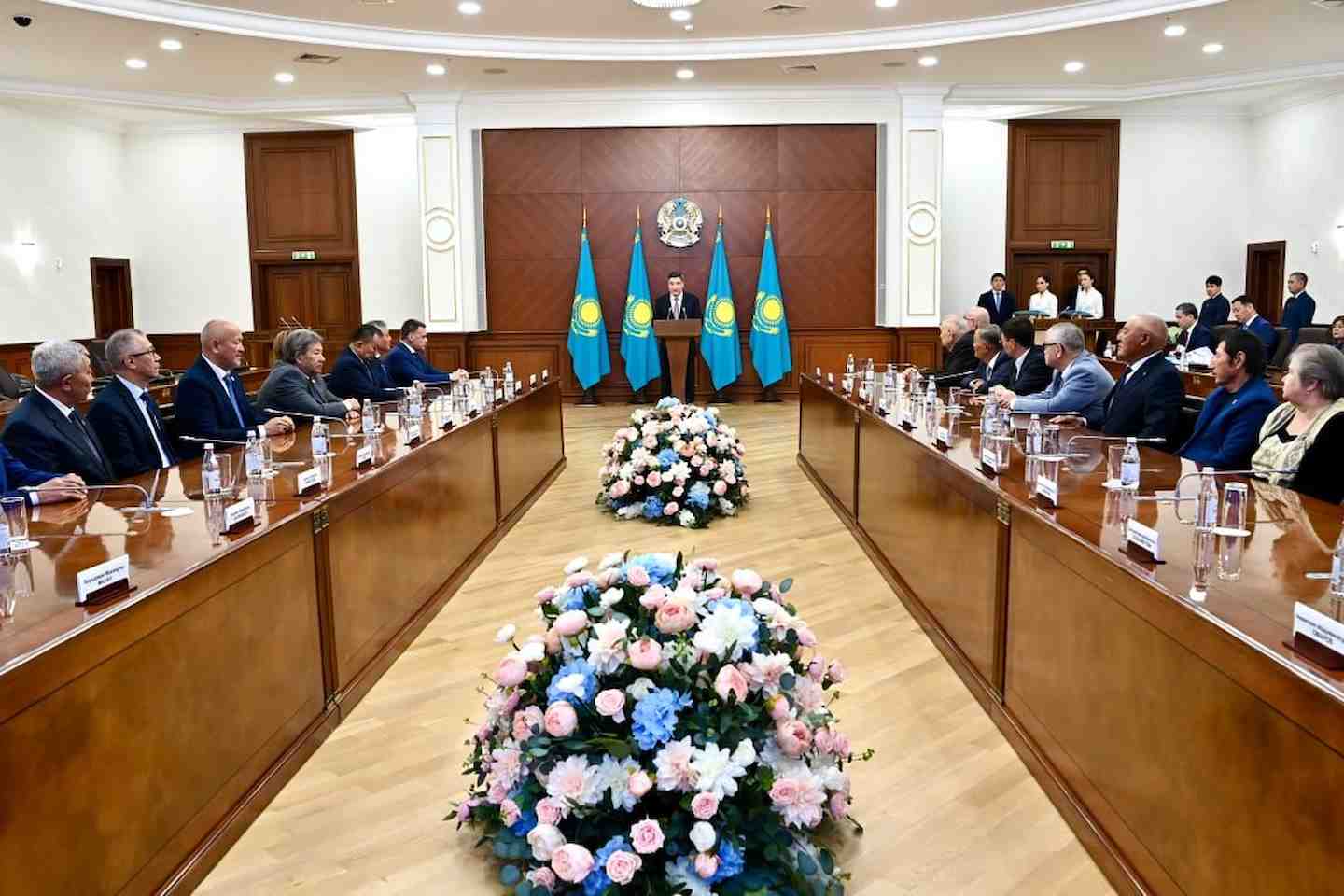 Новости Казахстана / Общество в Казахстане / Награды работникам строительной отрасли вручил премьер-министр Казахстана Новости Казахстана / Общество в Казахстане / Награды работникам строительной отрасли вручил премьер-министр Казахстана