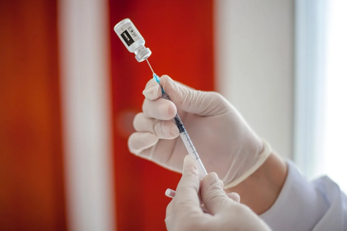 Новости Казахстана / Общество в Казахстане / РК планирует со временем использовать только отечественную вакцину от ковида