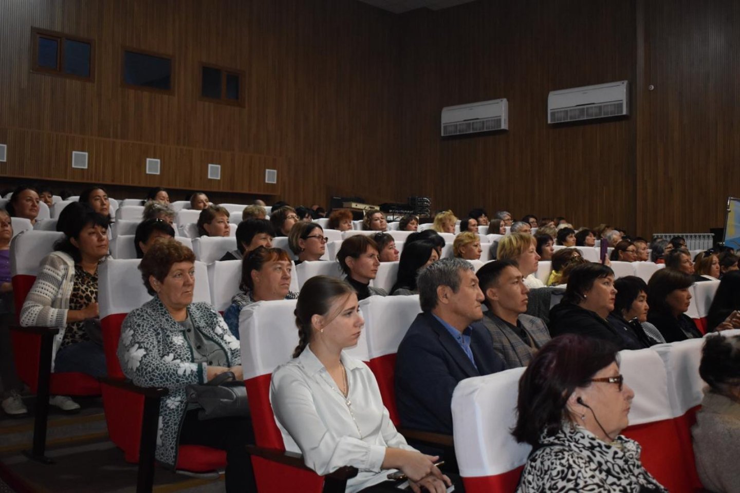 Усть-Каменогорск и ВКО / Жителям глубоковского района рассказали о важности строительства АЭС