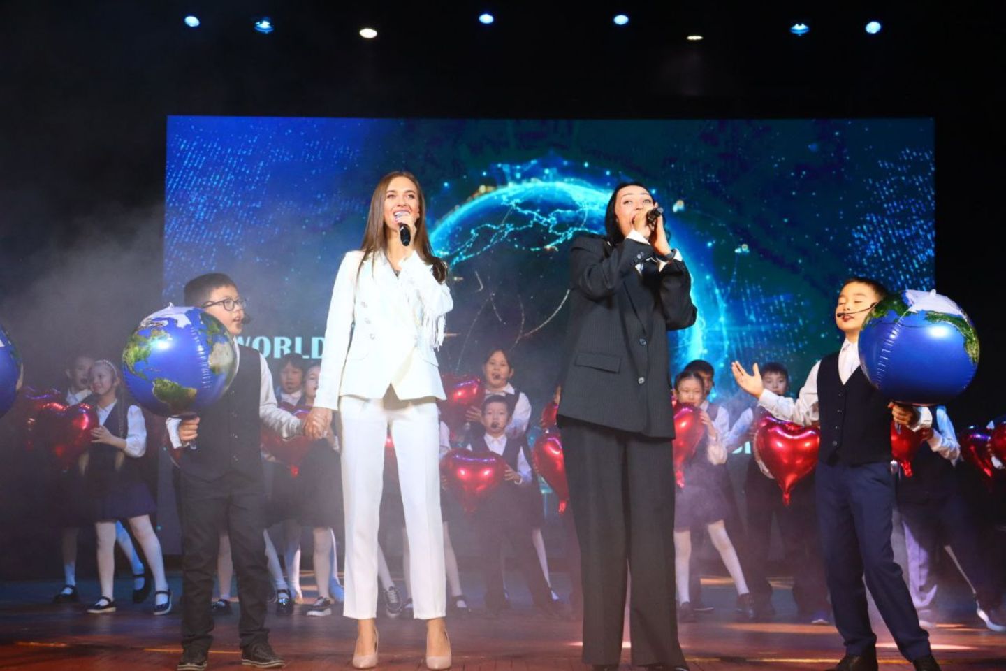 Усть-Каменогорск и ВКО / Усть-Каменогорск / В Усть-Каменогорске День Республики отметили работники предприятий и учреждений Усть-Каменогорск и ВКО / Усть-Каменогорск / В Усть-Каменогорске День Республики отметили работники предприятий и учреждений