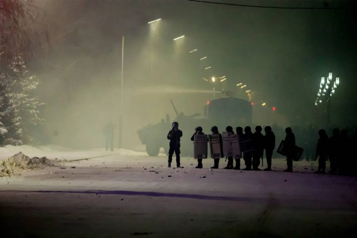Происшествия в Казахстане и мире / Январские беспорядки: что стало с машинами, обстрелянными в Алматы