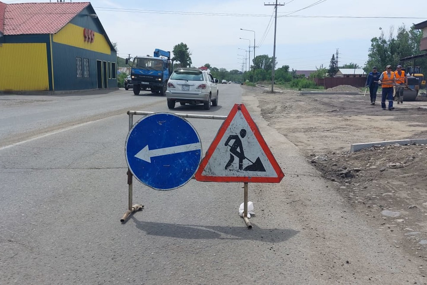 Усть-Каменогорск и ВКО / В районе Бабкиной мельницы начали делать тротуар