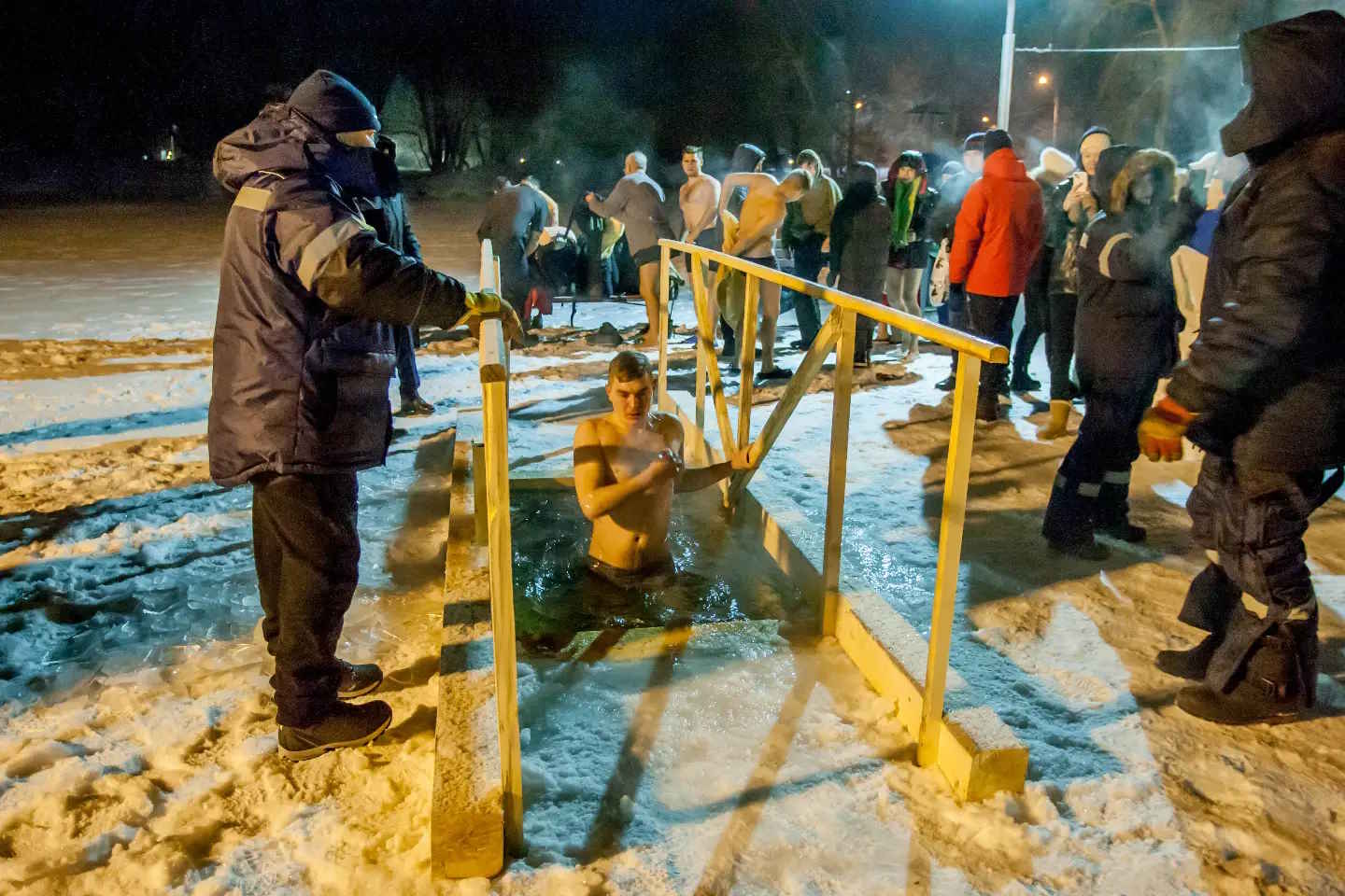 Новости Казахстана / Общество в Казахстане / МЧС РК напоминает казахстанцам о безопасности во время крещенских праздников