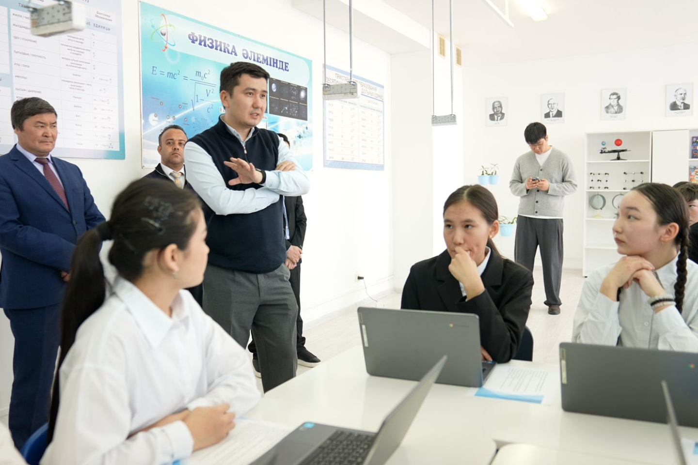 Усть-Каменогорск и ВКО / Сельская школа ВКО получила статус Google Reference School