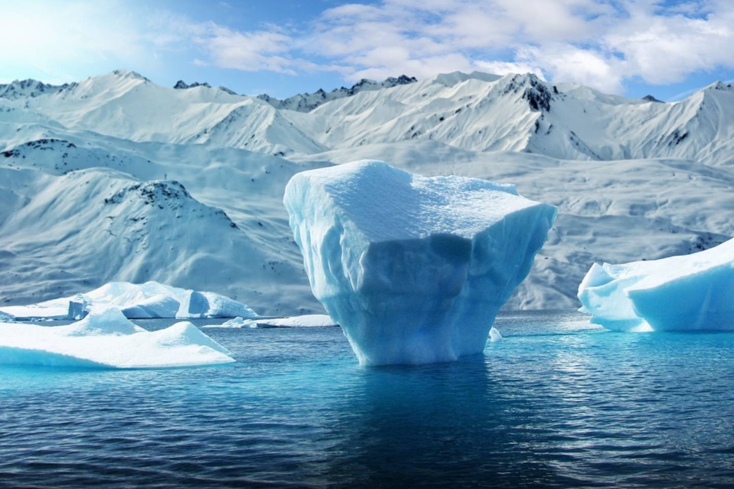Новости мира / Интересные новости / Остров оказался айсбергом: ученые отправились в новую экспедицию