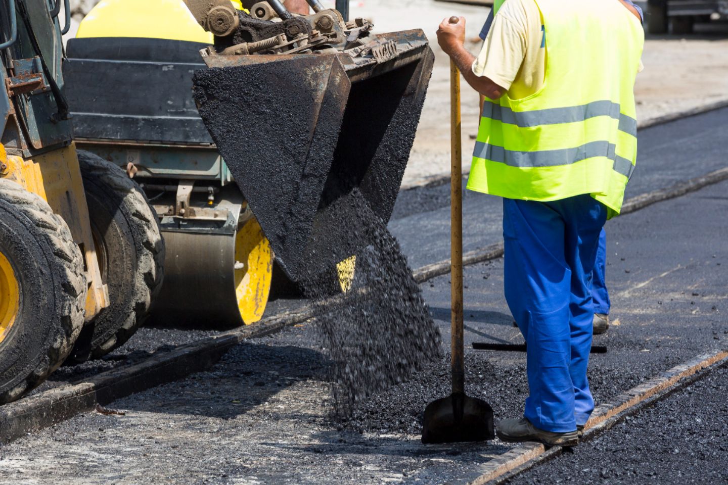 Новости Казахстана / В Шымкенте смыло недавно отремонтированные дороги