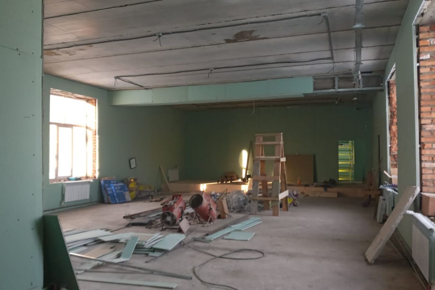 Усть-Каменогорск и ВКО / В школе села Бастаушы района Самар благодаря спонсору появится новый актовый зал Усть-Каменогорск и ВКО / В школе села Бастаушы района Самар благодаря спонсору появится новый актовый зал