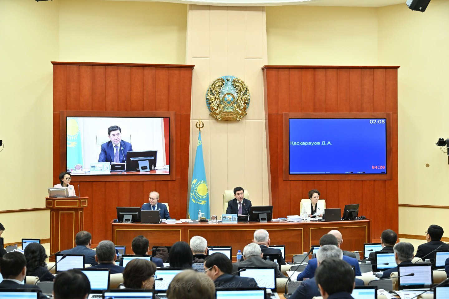 Новости Казахстана / Экономика в Казахстане / Законопроект по снижению кредитной нагрузки граждан приняли в Мажилисе