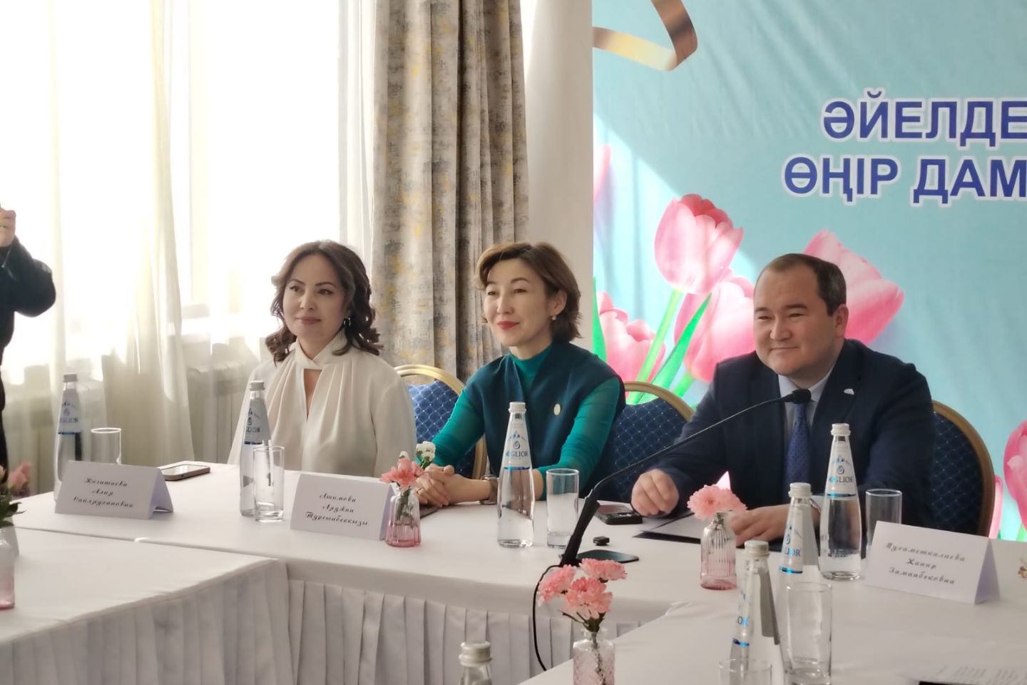 Усть-Каменогорск и ВКО / Усть-Каменогорск / Аким Усть-Каменогорска Алмат Акышов встретился с сообществом бизнес-леди