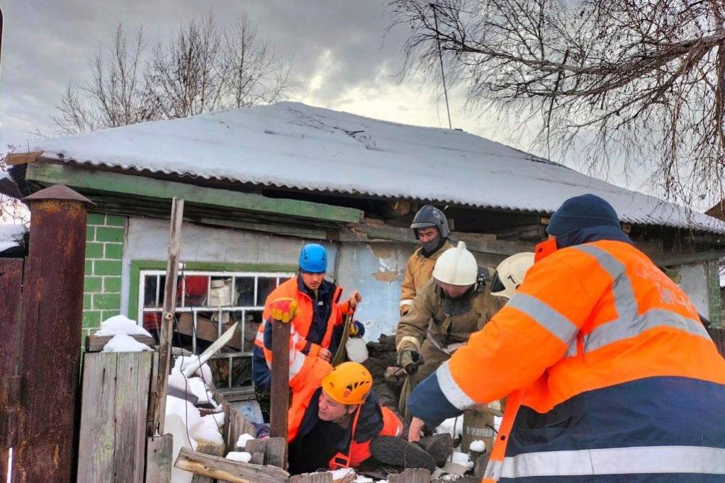 Происшествия в Казахстане и мире / Житель Усть-Каменогорска несколько дней провел под завалами 