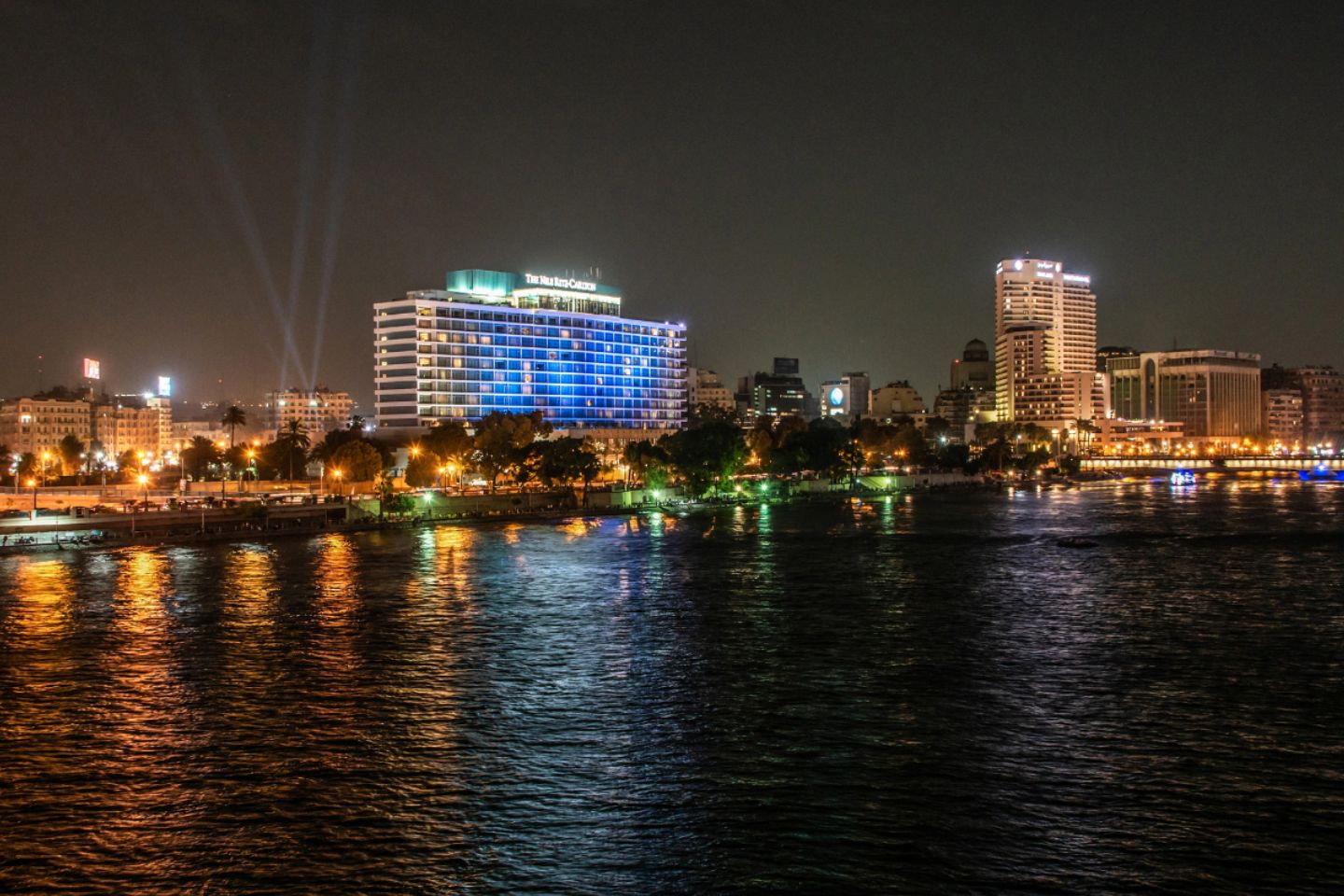 Новости мира / В Каире пытались устроить вечеринку "Один день на острове Эпштейна"