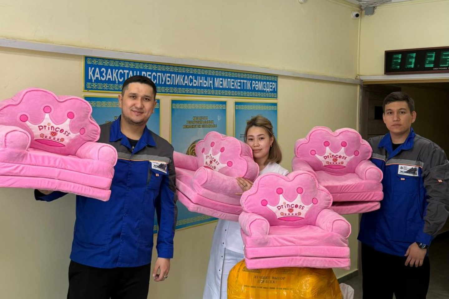 Усть-Каменогорск и ВКО / В День милосердия коллектив Усть-Каменогорской ТЭЦ сделал подарки детям