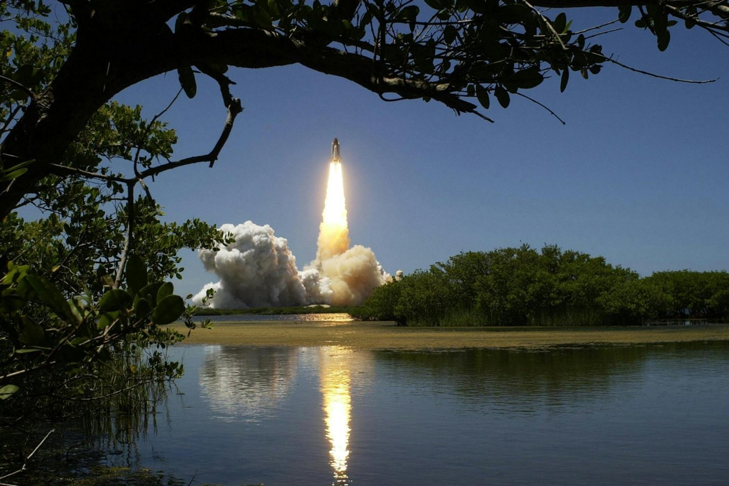 Новости мира / Ракета компании SpaceX вывела на орбиту новую группу спутников