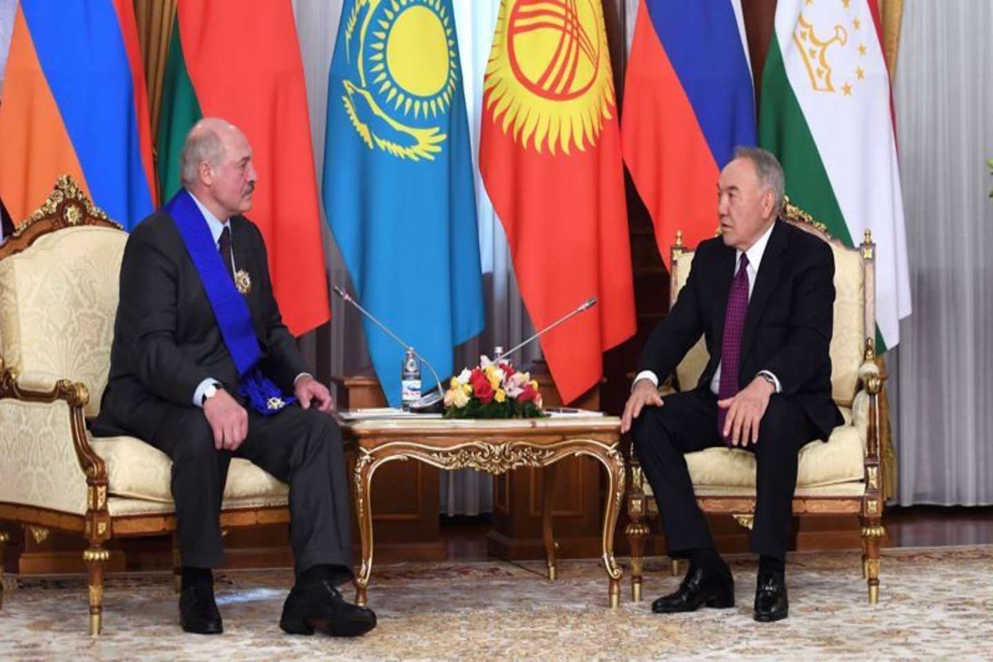 Новости Казахстана / Назарбаев пен Лукашенко не туралы сөйлесті?