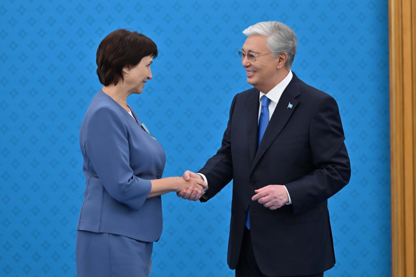 Новости Казахстана / Ақ халатты абзал жандар Президент қолынан марапат алды Новости Казахстана / Ақ халатты абзал жандар Президент қолынан марапат алды