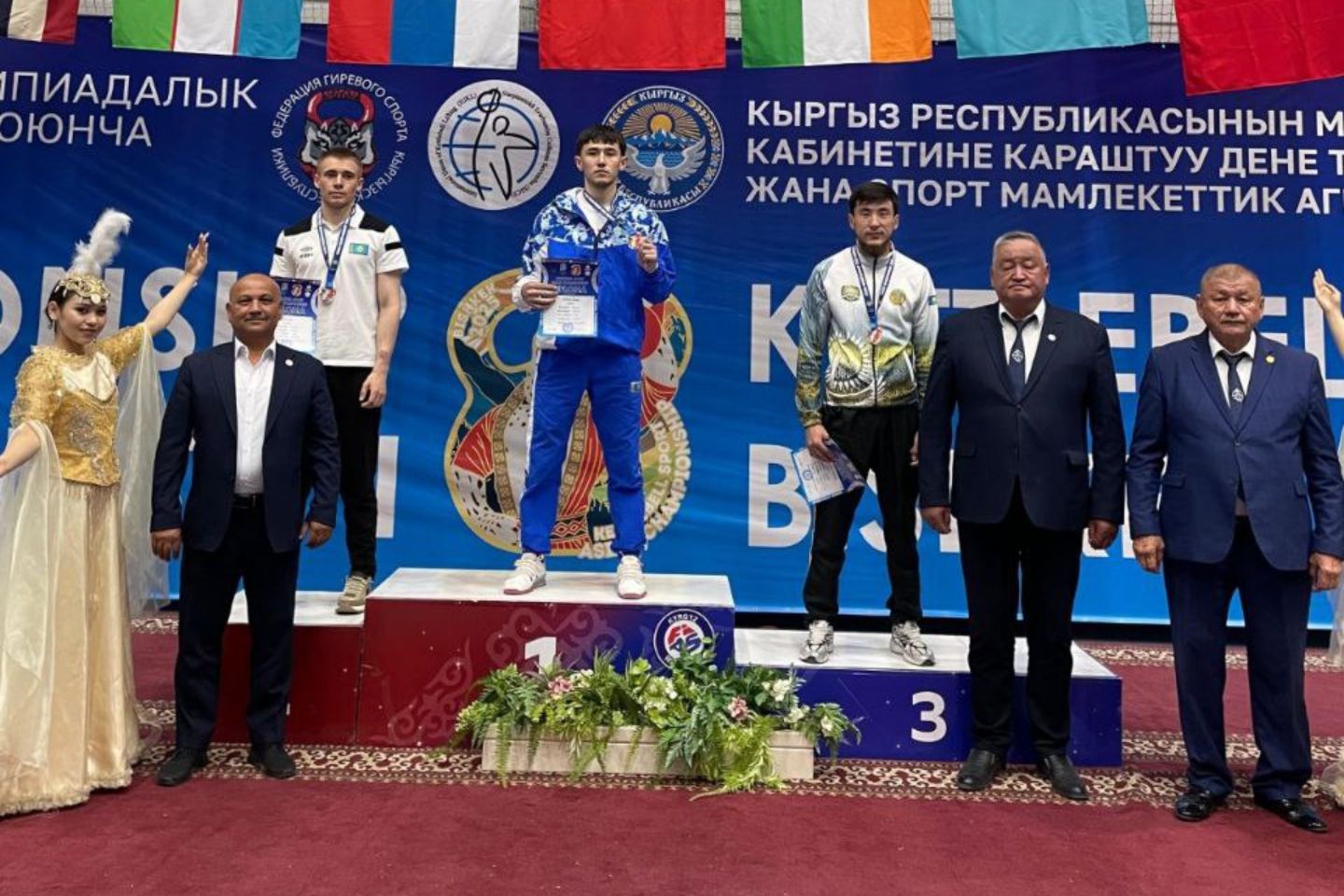 Усть-Каменогорск и ВКО / Студент из ВКО стал чемпионом Азии по гиревому спорту в Бишкеке