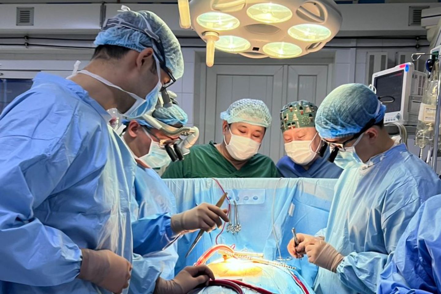 Усть-Каменогорск и ВКО / Кардиохирурги Восточного Казахстана освоили бесшовную замену аортального клапана Усть-Каменогорск и ВКО / Кардиохирурги Восточного Казахстана освоили бесшовную замену аортального клапана