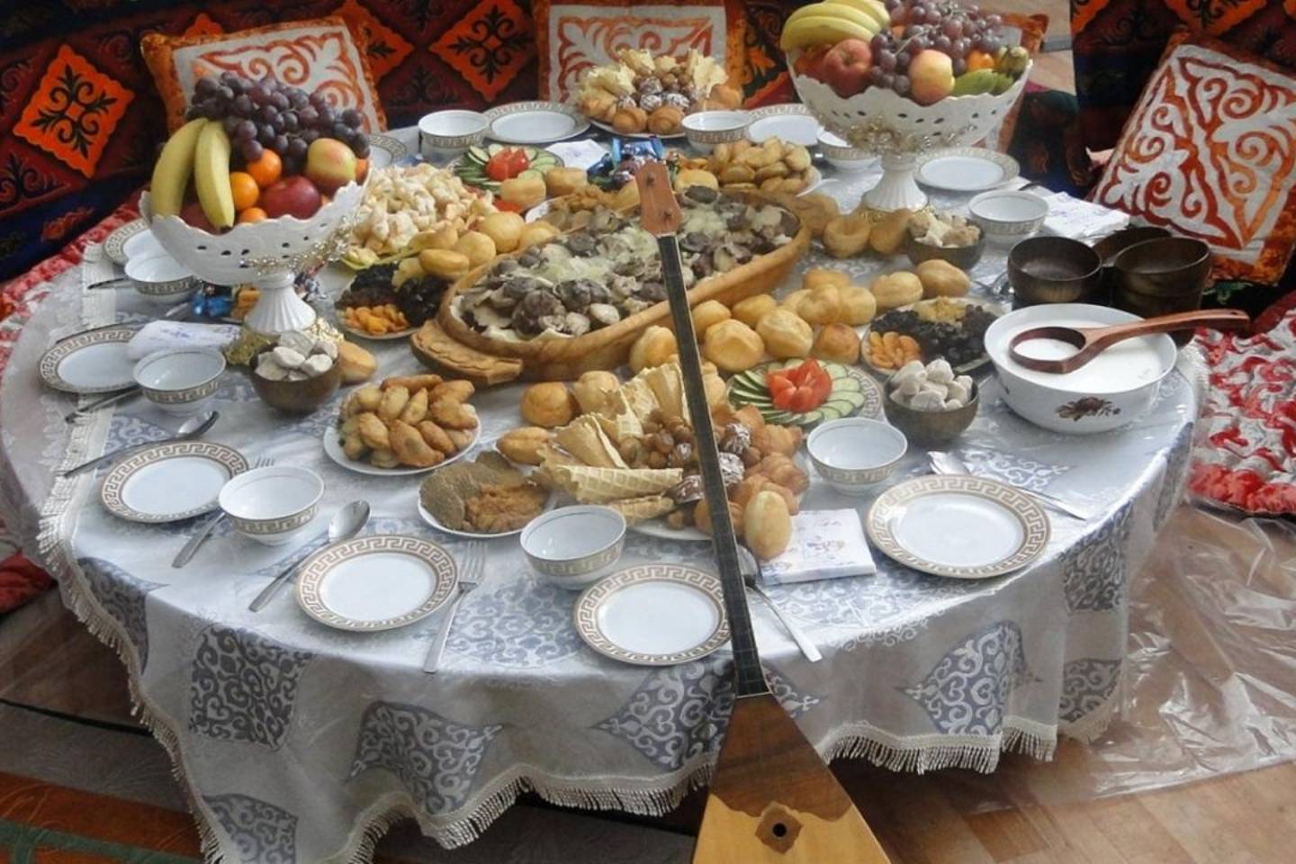 Бешбармак казахский дастархан