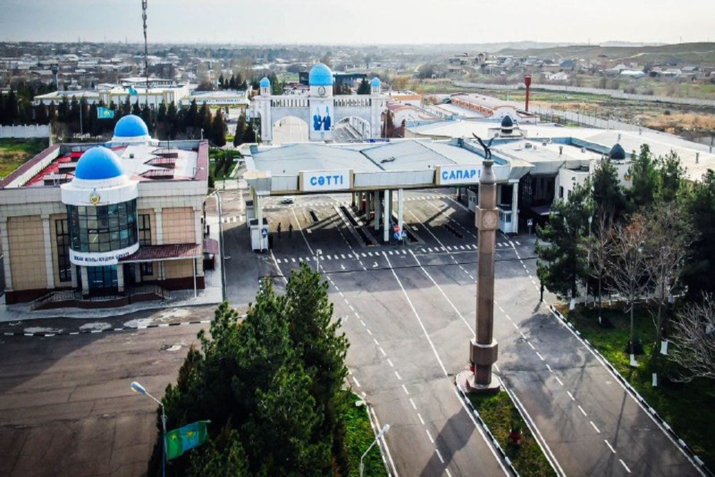 Новости Казахстана / Қазақстан-Өзбекстан шекарасында кептеліс пайда болды