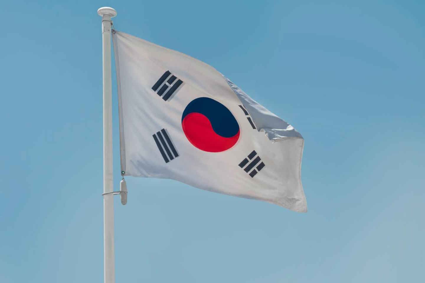 Новости мира / Политика в мире / Выборы в парламент начались в Южной Корее