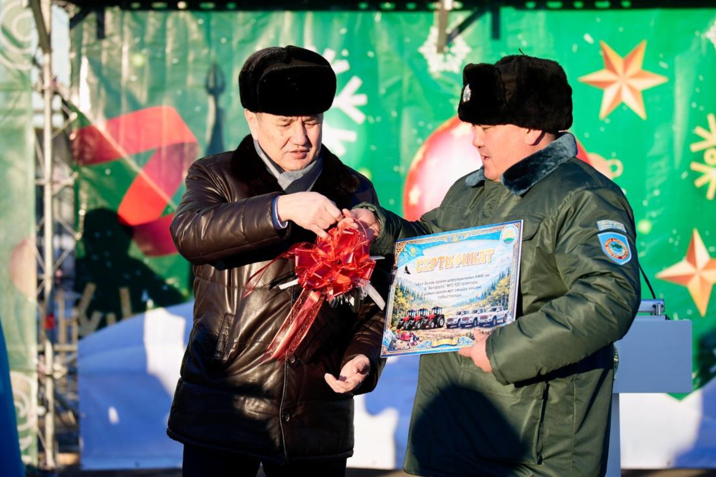 Усть-Каменогорск и ВКО / ШҚО-дағы орманшыларға жаңа қызметтік техника кілттері табысталды