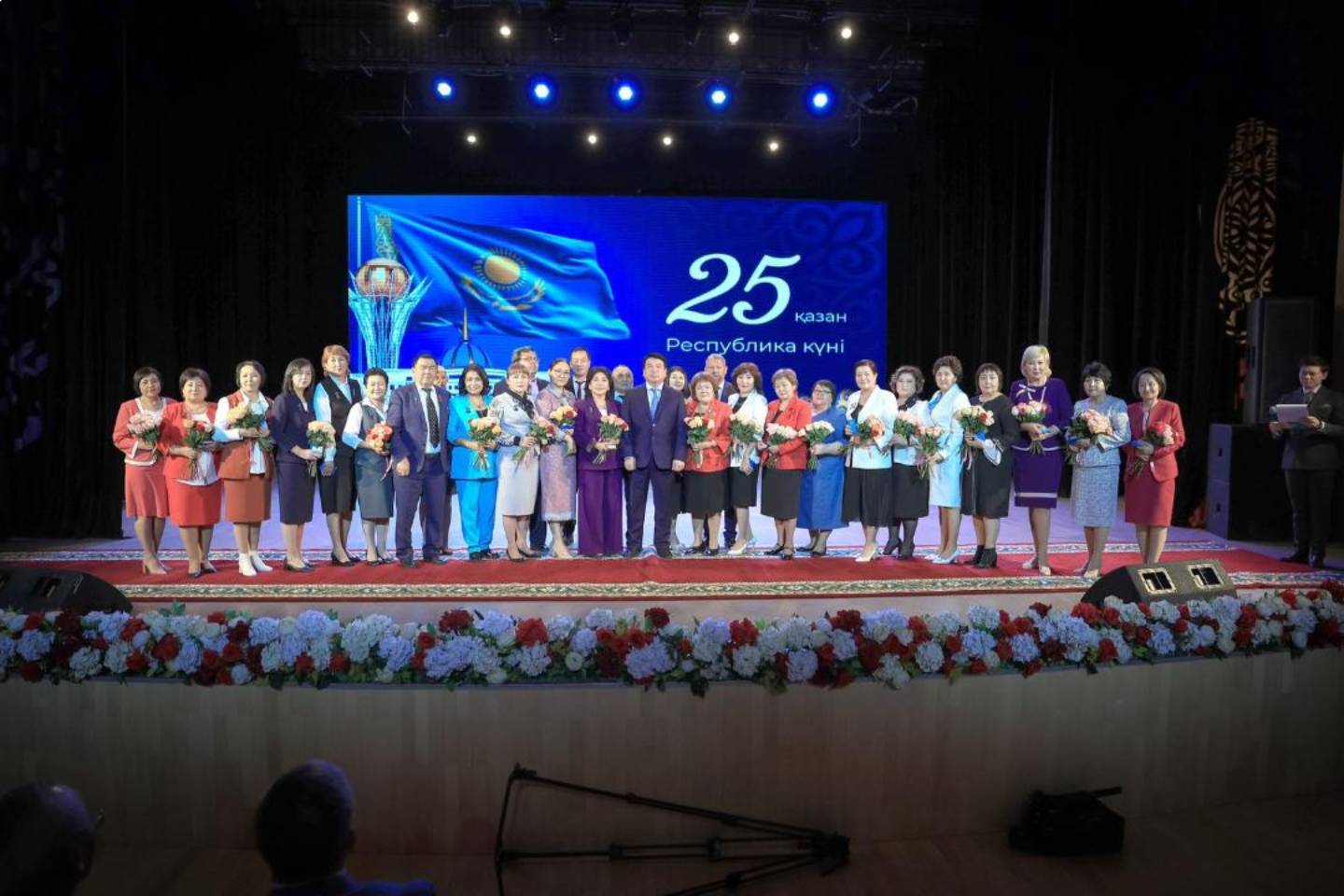 Новости Казахстана / Политика в Казахстане / Почти 70 работников системы образования получили награды