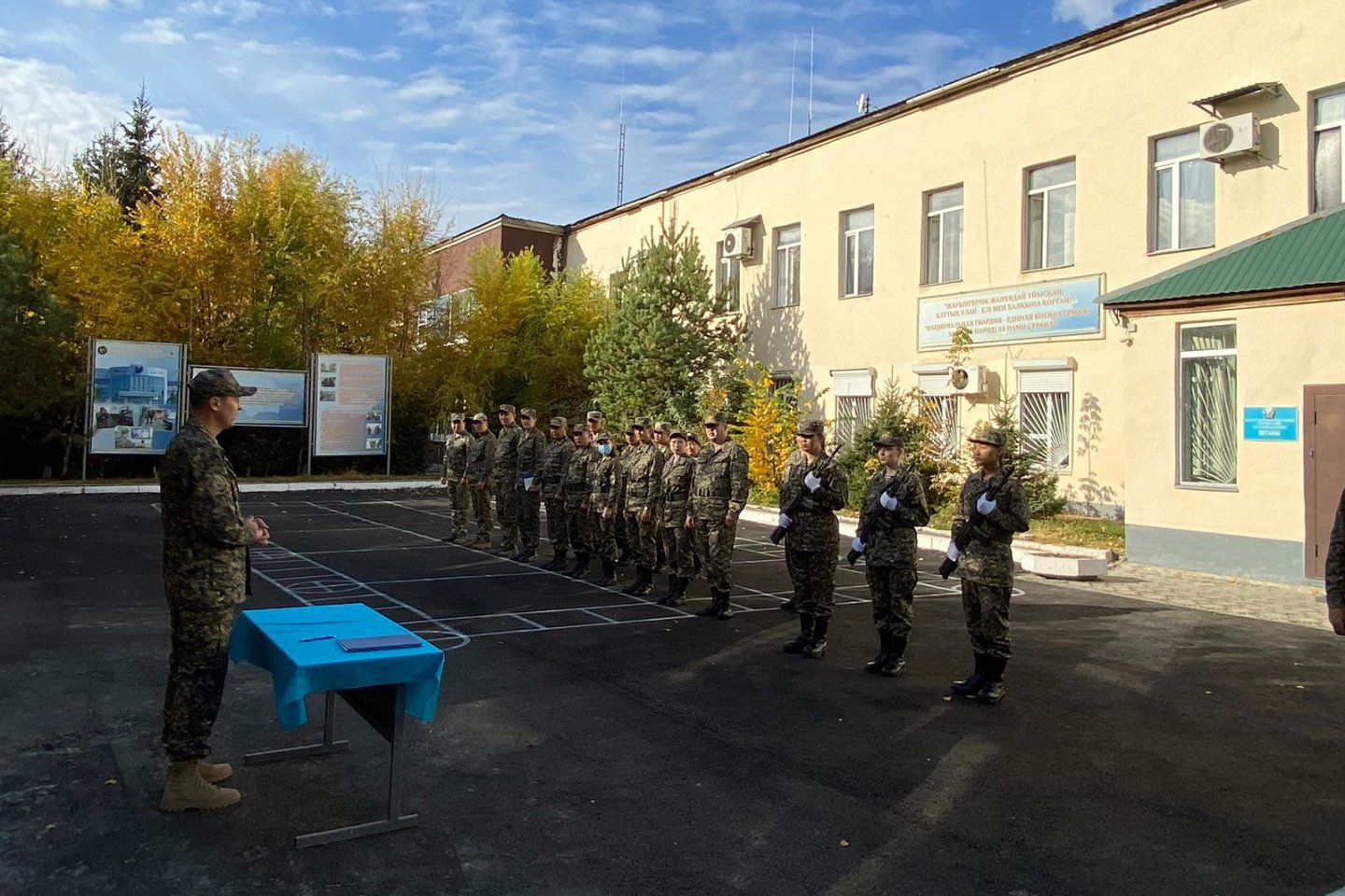 Усть-Каменогорск и ВКО / Три девушки в ВКО приняли решение защищать Родину