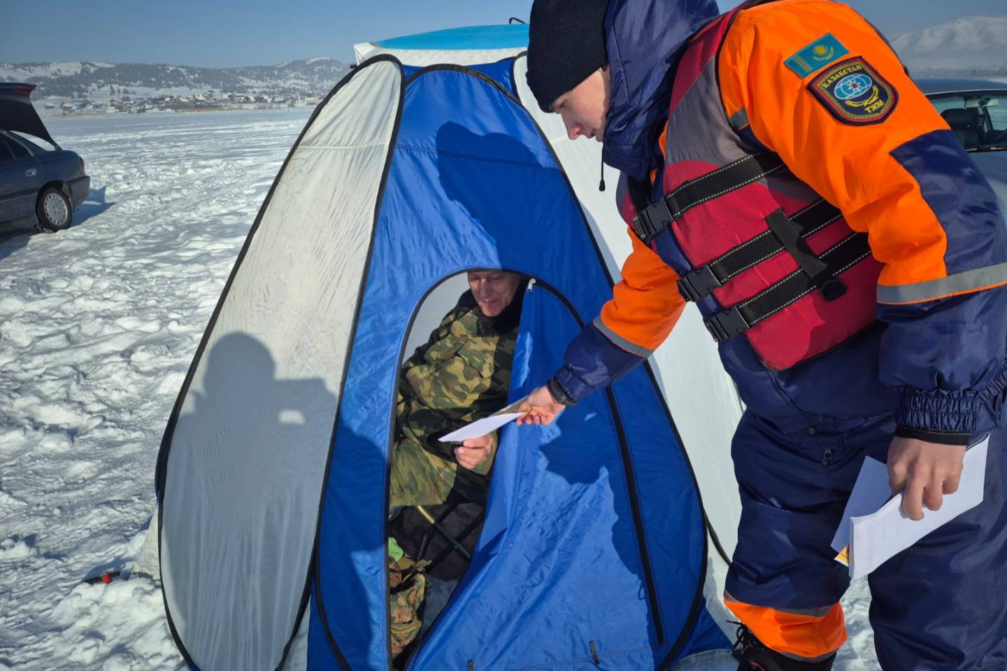 Усть-Каменогорск и ВКО / Как отдохнуть на зимней рыбалке без риска для жизни, рассказали спасатели ВКО