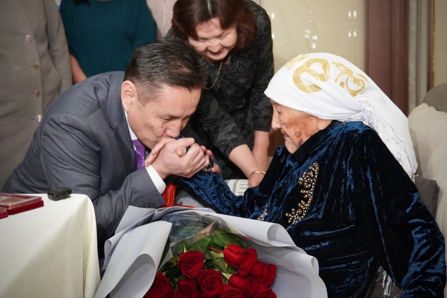 Усть-Каменогорск и ВКО / ШҚО әкімі тыл еңбеккерін Халықаралық әйелдер күнімен құттықтады Усть-Каменогорск и ВКО / ШҚО әкімі тыл еңбеккерін Халықаралық әйелдер күнімен құттықтады