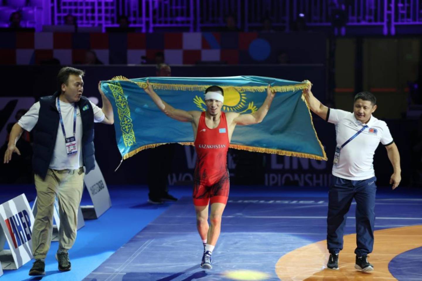 Новости спорта / Новости спорта в мире и Казахстане / Первая победа за 26 лет: казахстанский спортсмен стал чемпионом мира по борьбе Новости спорта / Новости спорта в мире и Казахстане / Первая победа за 26 лет: казахстанский спортсмен стал чемпионом мира по борьбе