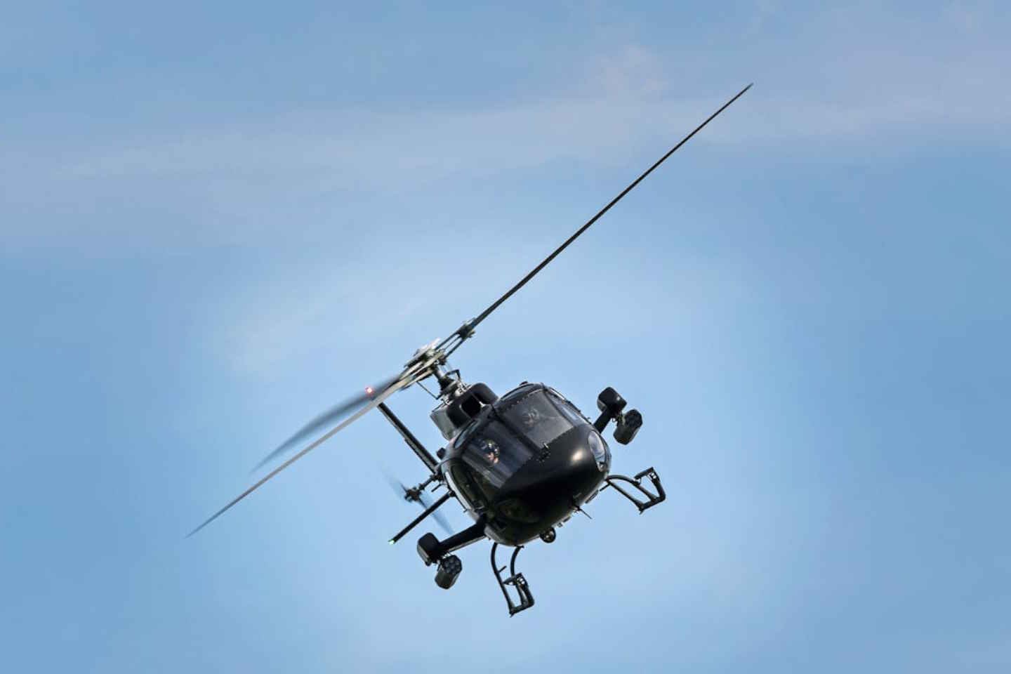 Происшествия в Казахстане и мире / В Колумбии потерпел крушение военный вертолет