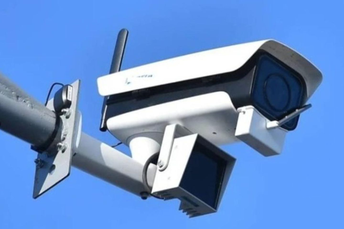 Новости Казахстана / Новые камеры начали фиксировать скорость на дороге у Балхаша