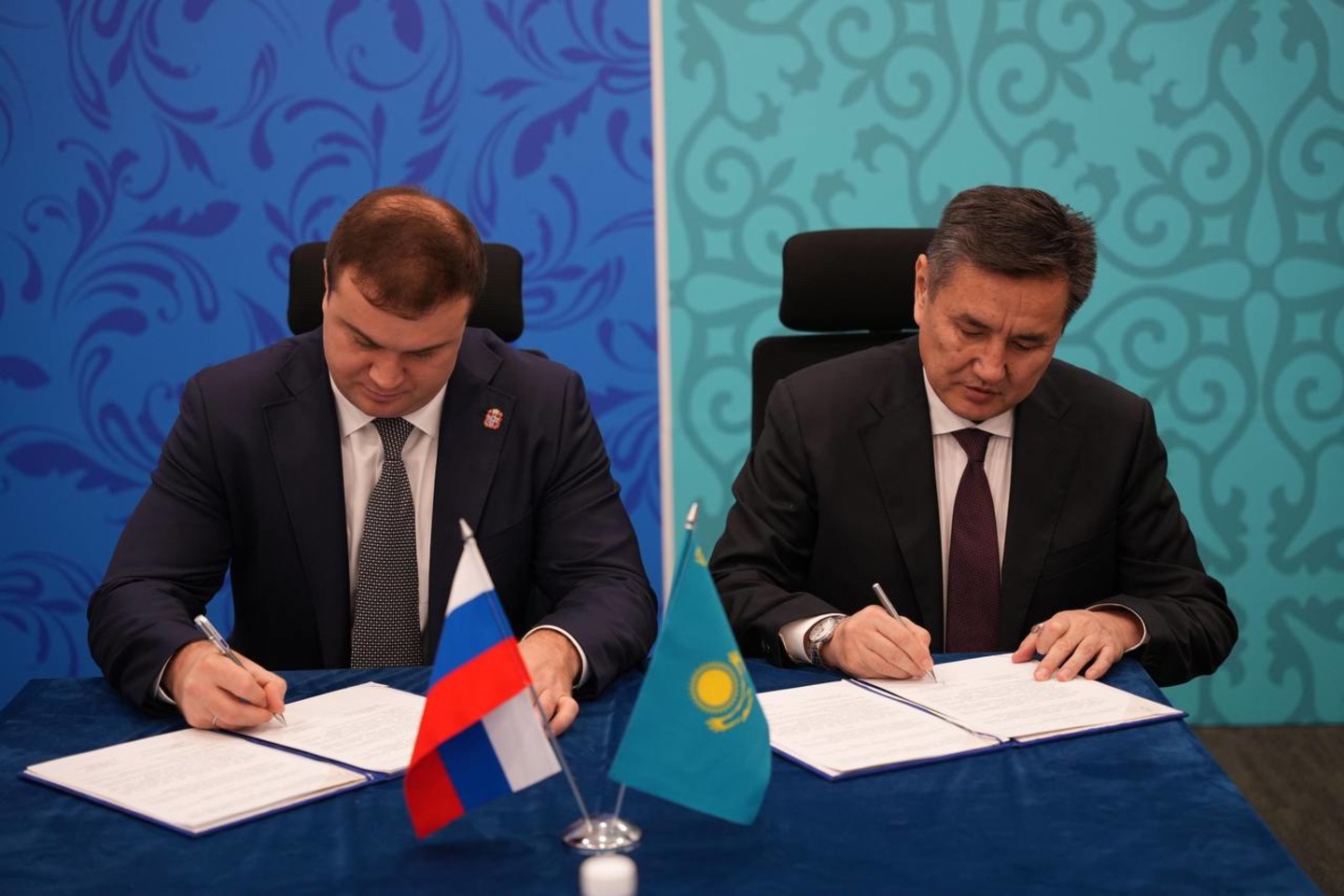 Усть-Каменогорск и ВКО / ШҚО мен Омбы облыстары ынтымақтастық туралы меморандумға қол қойды Усть-Каменогорск и ВКО / ШҚО мен Омбы облыстары ынтымақтастық туралы меморандумға қол қойды