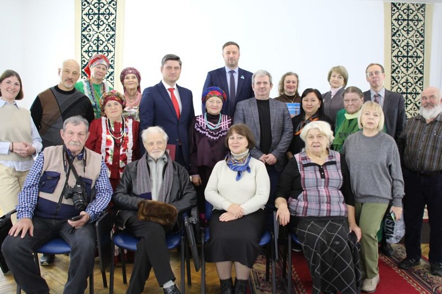 Усть-Каменогорск и ВКО / Усть-Каменогорск / А погиб он 9 Мая… Пять новых книг о войне и Победе презентовали в ВКО