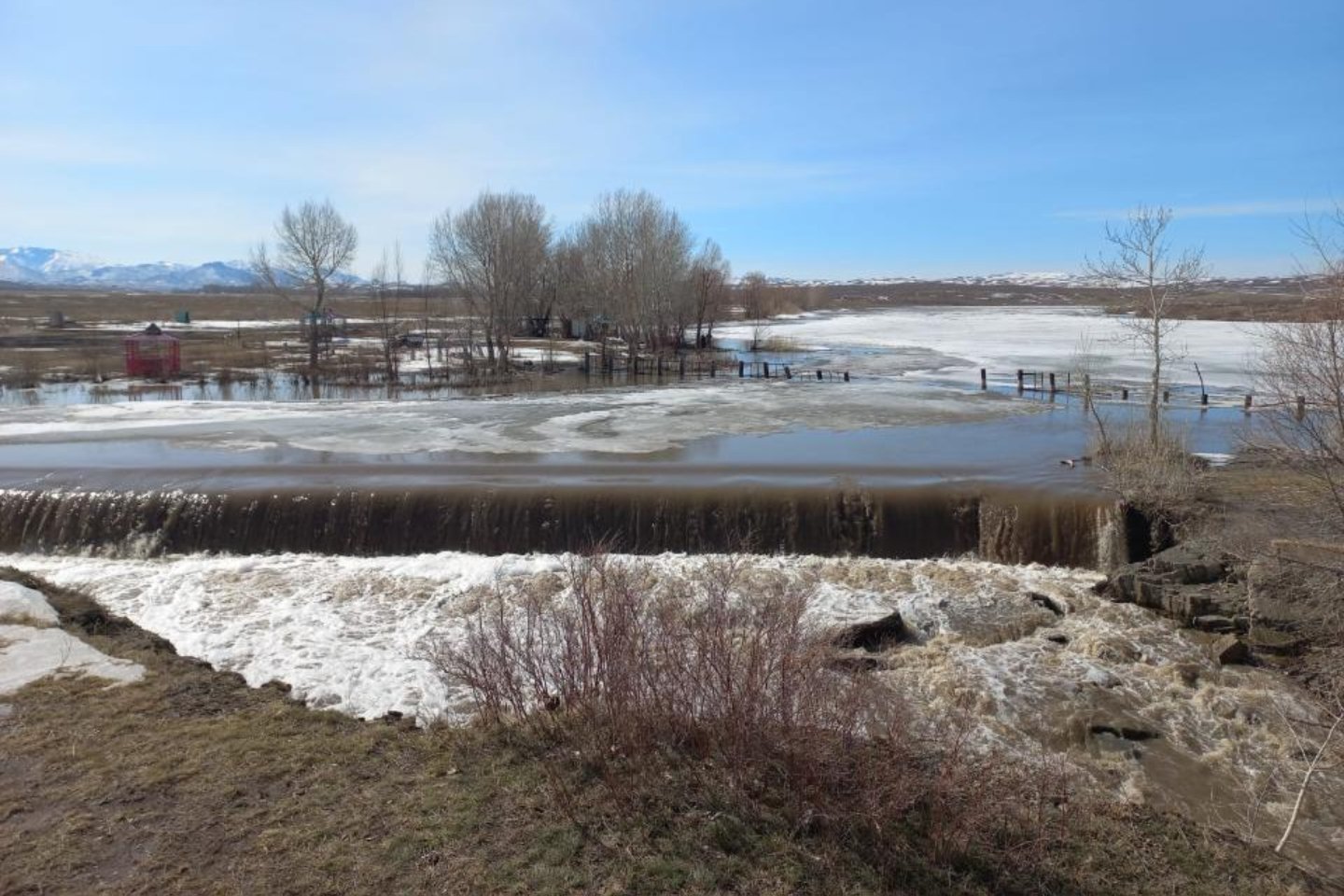 Усть-Каменогорск и ВКО / Пока водохранилища Восточного Казахстана справляются с накоплением талых вод