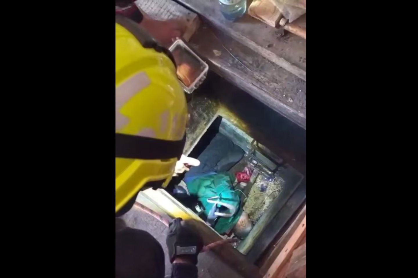 Новости Казахстана / В Петропавловске чудом спасен мужчина, надышавшийся краски Новости Казахстана / В Петропавловске чудом спасен мужчина, надышавшийся краски