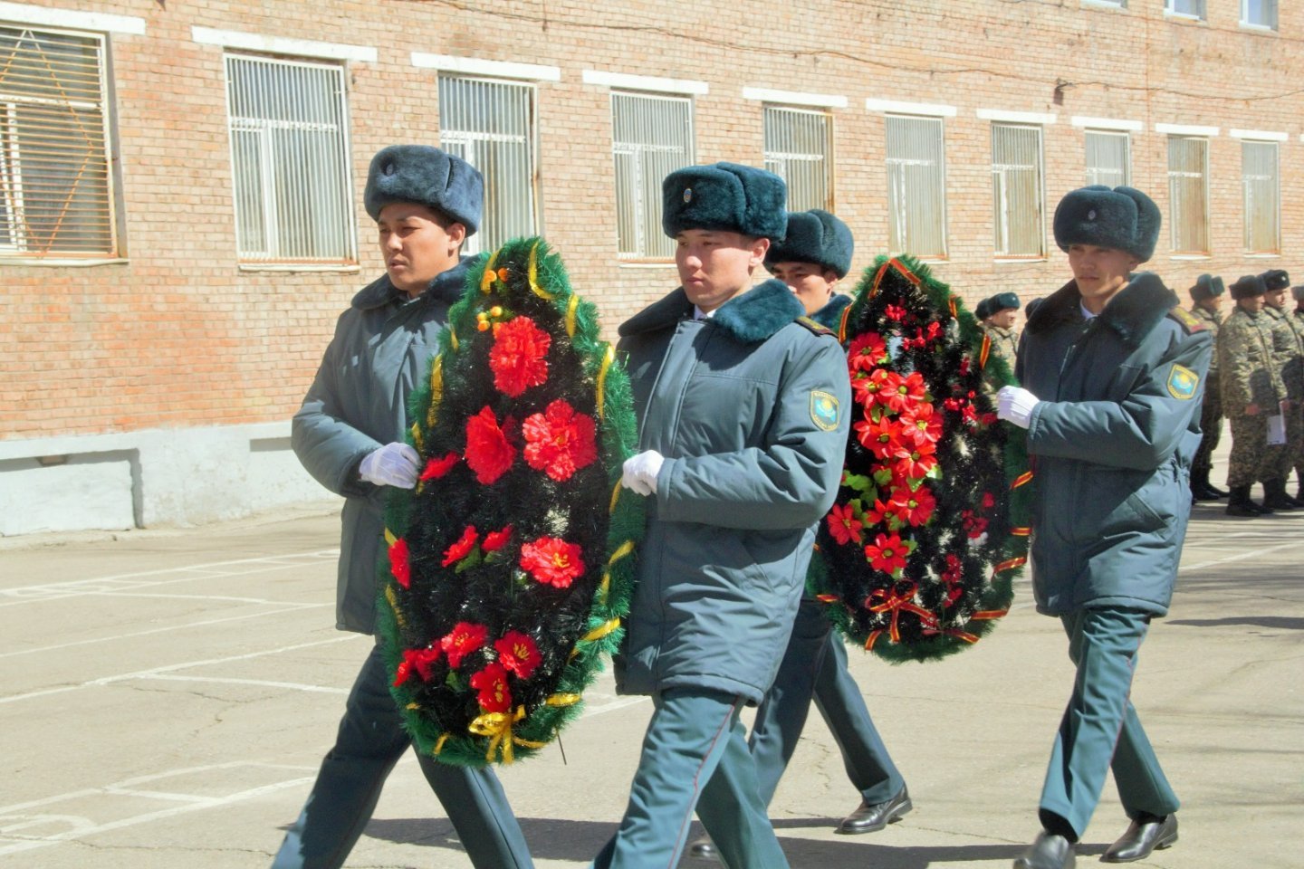 Усть-Каменогорск и ВКО / В Усть-Каменогорске почтили память солдат, погибших на границе с Афганистаном
