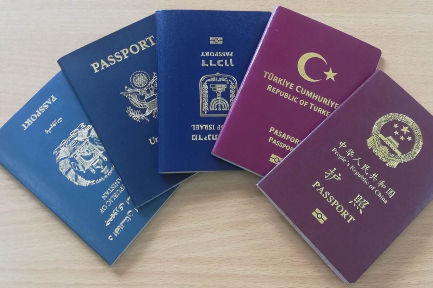 Происшествия в Казахстане и мире / Нарушительницу с двойным гражданством выдворили за пределы РК в ВКО
